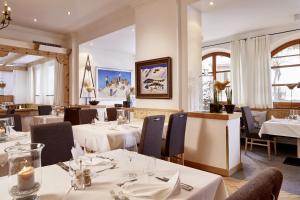 Restaurace v ubytování der grüne Baum Mountain Boutique Hotel