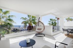 Posedenie v ubytovaní 2 Bedroom Apartment @Estepona Hills With Sea View!