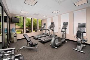 Fitness centrum a/nebo fitness zařízení v ubytování Courtyard by Marriott Lufkin
