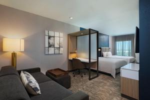 Postel nebo postele na pokoji v ubytování SpringHill Suites by Marriott Austin North