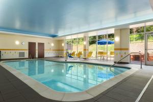 The swimming pool at or close to Fairfield Inn & Suites by Marriott Athens