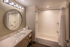 Vannituba majutusasutuses Courtyard by Marriott Jekyll Island