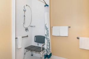 Koupelna v ubytování Residence Inn Midland