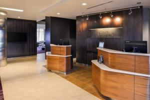 The lobby or reception area at Courtyard by Marriott Columbus Grove City