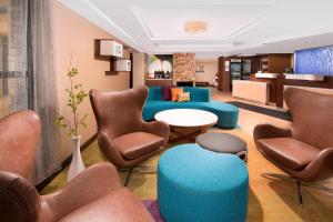 Ο χώρος του lounge ή του μπαρ στο Fairfield Inn & Suites by Marriott Albany East Greenbush