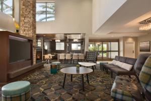 Лаундж или бар в Residence Inn San Diego North/San Marcos