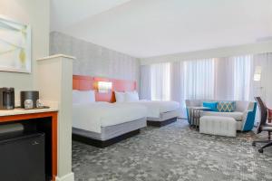 Postel nebo postele na pokoji v ubytování Courtyard by Marriott Amarillo Downtown