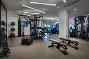 Fitness centrum a/nebo fitness zařízení v ubytování Bridgewater Marriott