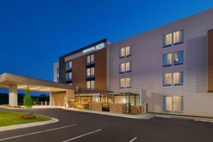 una rappresentazione della parte anteriore di un hotel di SpringHill Suites by Marriott Tifton a Tifton