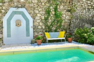 Бассейн в Charming property with private pool или поблизости