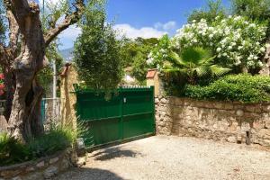 Сад в Charming property with private pool