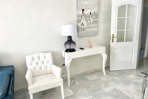 Posedenie v ubytovaní MI CAPRICHO 4C BEACHFRONT -Apartment with sea view - Costa del Sol