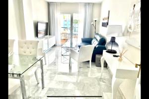 Posedenie v ubytovaní MI CAPRICHO 4C BEACHFRONT -Apartment with sea view - Costa del Sol