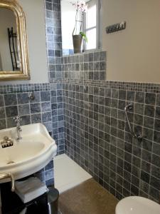Ένα μπάνιο στο Relais St Jacques - Roanne +20 φωτογραφίες