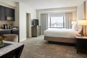 Postel nebo postele na pokoji v ubytování Capitol Hill Hotel