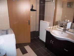 Kúpeľňa v ubytovaní Omorfi Poli 120 sqm Apartment