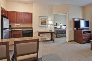 Nhà bếp/bếp nhỏ tại Hawthorn Suites by Wyndham Williamsville Buffalo Airport