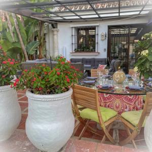 A restaurant or other place to eat at Terra Aloé
