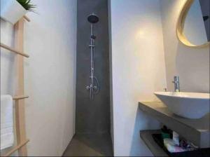 A bathroom at Harmony Luxury Grand Suite Még 31 kép