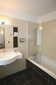Un baño de Hotel du Louvre