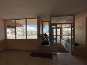 Zdjęcie z galerii obiektu Saint-Cyprien : T2 cabine, climatisé, 6 pers, animaux admis, parking sécurisé - FR-1-106-78 w mieście Saint-Cyprien
