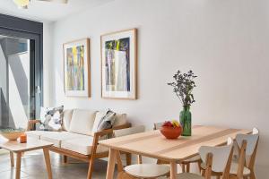 Posedenie v ubytovaní Jabega Beach Apartment in Malaga by Solaga Holiday Homes