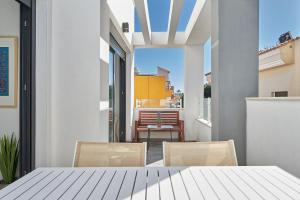 Balkón alebo terasa v ubytovaní Jabega Beach Apartment in Malaga by Solaga Holiday Homes