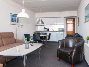 Kuchyň nebo kuchyňský kout v ubytování Apartment Fanø VII