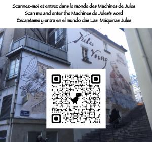 南特的住宿－Les machines de Jules, hyper centre，一座建筑物上挂着熊的照片