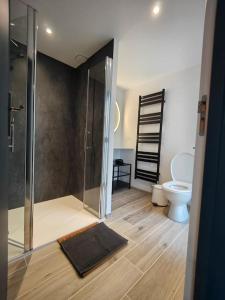 Kúpeľňa v ubytovaní Gîte urbain Happy Nantes + 4 fotografie