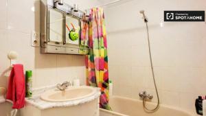 Ένα μπάνιο στο HAB room 1 WIFI Vista Alegre