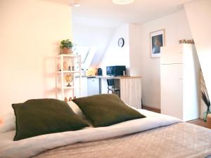 Postel nebo postele na pokoji v ubytování Serenity Home