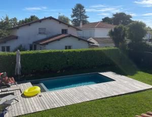Hiru Alabak - Maison à Biarritz, piscine, jardin, 8 personnes tesisinde veya buraya yakın yüzme havuzu