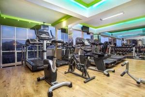 Fitness centrum a/nebo fitness zařízení v ubytování GK Home Apartment I part of Gk Fitness Club
