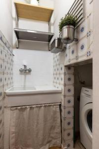 A bathroom at Casa Pratello