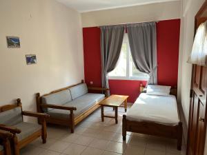 Φωτογραφία από το άλμπουμ του Mediterranean Sea Down Floor στην Παλαιοχώρα