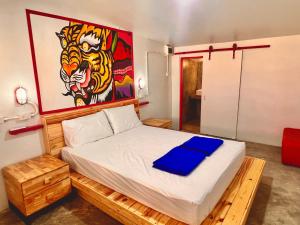 Postel nebo postele na pokoji v ubytování Slumber Party Krabi