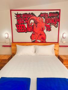Postel nebo postele na pokoji v ubytování Slumber Party Krabi