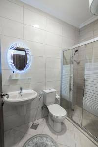 Koupelna v ubytování Jubeiha View Apartments