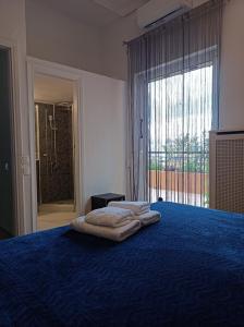 Posteľ alebo postele v izbe v ubytovaní Full Acropolis View Apartment