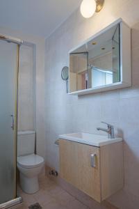 Koupelna v ubytování Kimon Hotel Athens