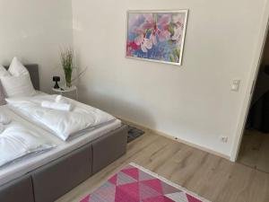 Łóżko lub łóżka w pokoju w obiekcie AM EG-Wohnung, ALL NEW, Zentral, SmartTV, Parkplatz