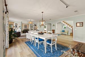 Χώρος καθιστικού στο Sea Spell - 4320 Fourth Street East Beach