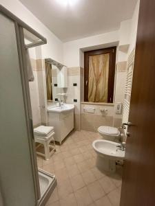 A bathroom at Il Casale Della Fornace