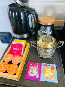 Set per la preparazione di tè e caffè presso Designový Tiny house(minidomeček) U Mluvících kamenů