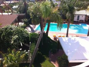 The swimming pool at or close to Hotel Redebora