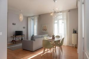 Μια τηλεόραση ή/και κέντρο ψυχαγωγίας στο TikLiving