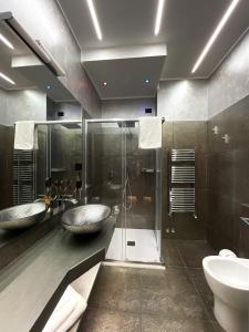 A bathroom at Suite Dreams Montecatini