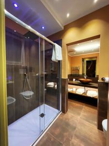 A bathroom at Suite Dreams Montecatini