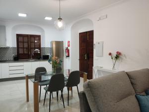 Kuchyň nebo kuchyňský kout v ubytování Apartamentos BARBAS